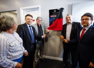 El gobernador del estado de Paraíba, João Azevêdo, asiste a la inauguración de "Espacio Lotep" en la sede de Rádio Tabajara | Foto: Francisco França